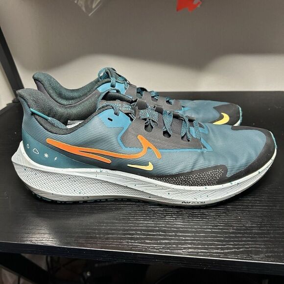 NIKE AIR ZOOM PEGASUS SHIELD "WATERPROOF" DEEP JUNGLE GREEN SZ 10.5 [DO7625-300] - Picture 1 of 12